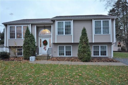 11 Boccia Ct, Warwick, RI 02888-2300