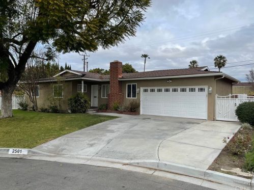 2501 Merle Pl, Anaheim, CA 92804-4008