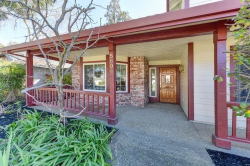 5604 Brook Way, Elk Grove, CA 95758-4759