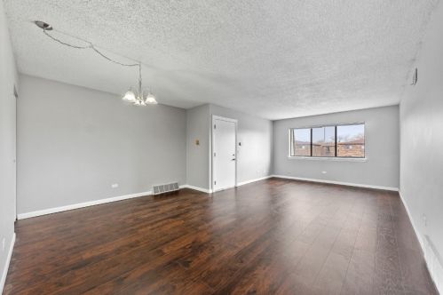 1434 Carol Ct, Palatine, IL 60074-3099