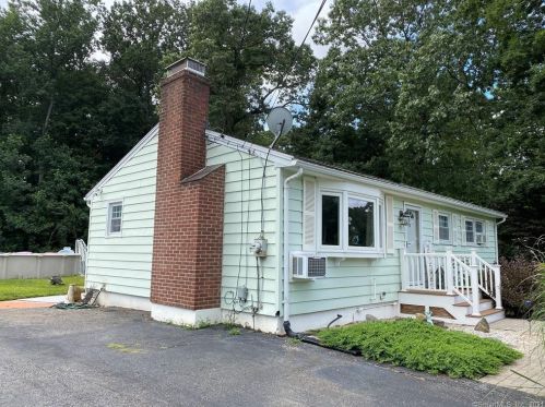 80 Tuckahoe Dr, Huntington, CT 06484-2741