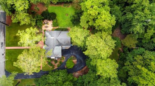 2 Emma Ln, Atlanta GA  30342-3836 exterior