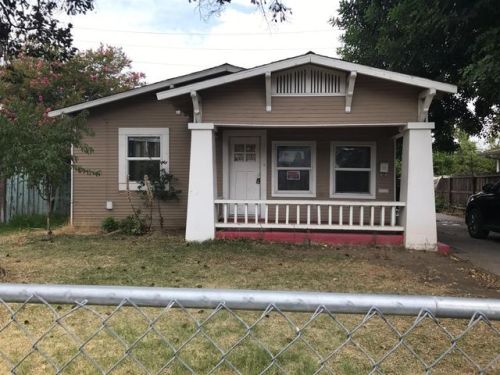 517 Locust St, Lodi, CA 95240-1955