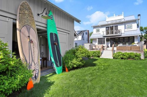 64 Cove Ave, Norwalk CT  06855-2412 exterior