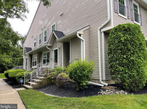 102 Coventry Way, Mount Laurel NJ  08054-6701 exterior