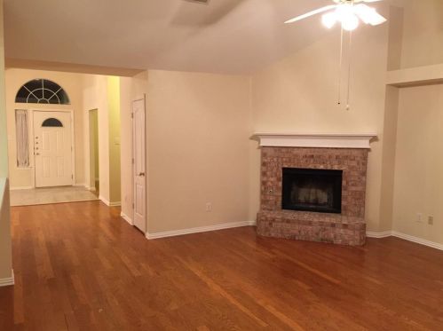 1233 Donegal Ln, Garland TX  75044-3405 exterior