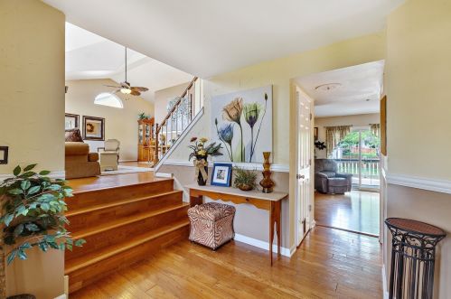 540 Foster Ave, Hanover Park, IL 60103-7518