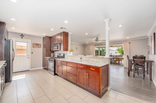 3702 Kingsway Ave, Anaheim CA  92804-4619 exterior