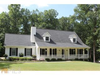 229 Heaton Rd, Porterdale, GA 30016-3327