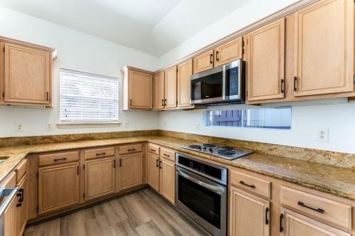 7642 Chadwick Ct, Dallas TX 75248-1600 exterior