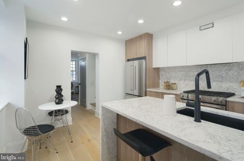 758 Front St, Philadelphia PA 19147-3523 exterior