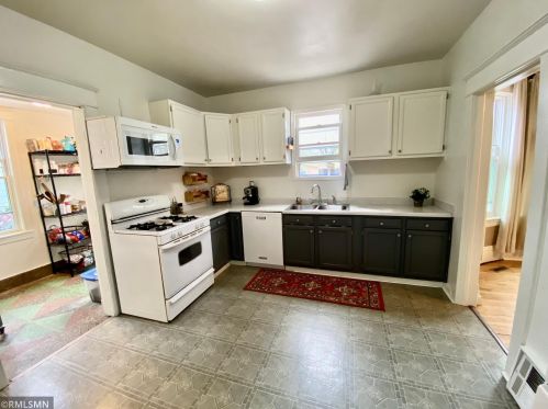 38 Douglas St, Saint Paul MN  55102-2714 exterior