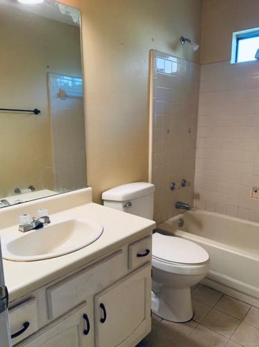 5659 Rex Ml Dr, Rex GA 30273-1383 exterior