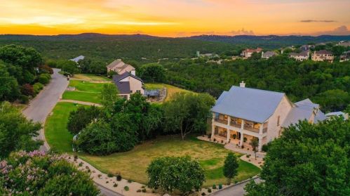 3314 Far View Dr, Austin TX  78730-3303 exterior