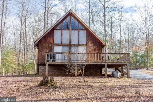 1055 Anna Coves Blvd, Mineral, VA 23117-4818