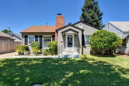 745 School St, Lodi, CA 95240-1233
