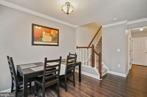 12102 Springwoods Dr, Woodbridge, VA 22192-6267