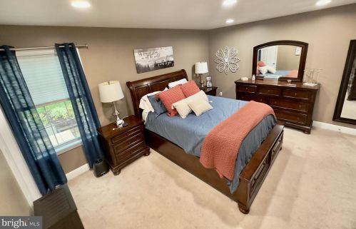 9 Hickory Rd, Carlisle PA 17015-9707 exterior