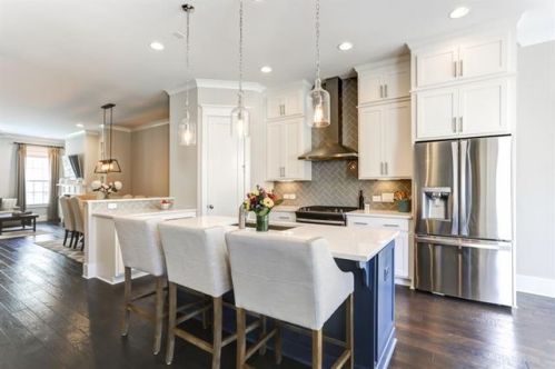 2422 Gatebury Cir, Atlanta, GA 30341-2633