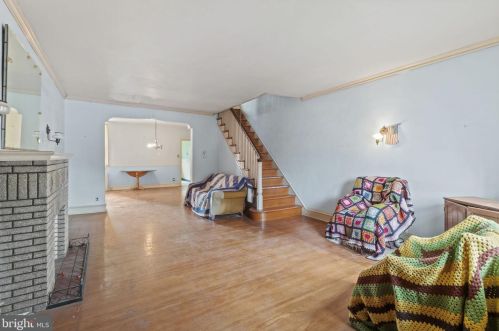 4713 15th St, Philadelphia, PA 19141-2101