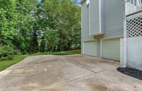 842 Eagle Glen Xing, Holly Springs GA  30189-6958 exterior