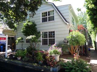 819 A St, Springfield OR  97477-4711 exterior
