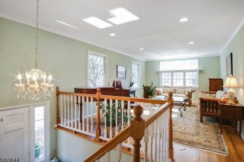 7 Allen Ter, Berkeley Heights, NJ 07922-1722