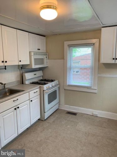 37 Moran Ave, Princeton NJ  08542-3855 exterior