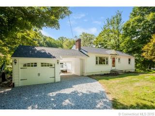 26 Kelseytown Rd, Clinton, CT 06413-1244