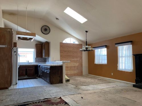 4768 Mansfield St, San Diego, CA 92116-2472
