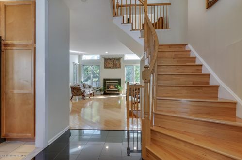 168 La Quinta Ct, Holmdel Village, NJ 07733-2536