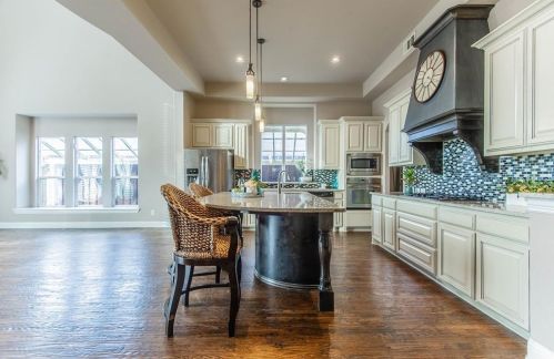 6911 Cyn Mdw Dr, Garland TX  75048-3050 exterior