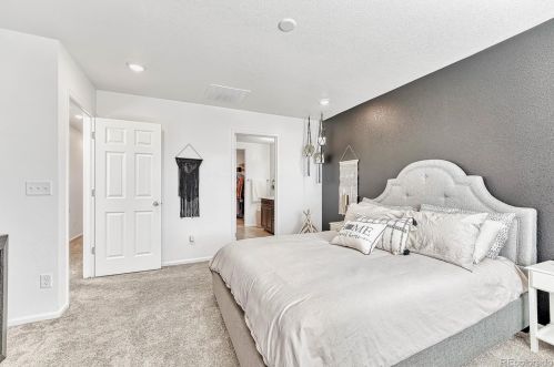 21543 59th Pl, Denver CO  80019-6614 exterior