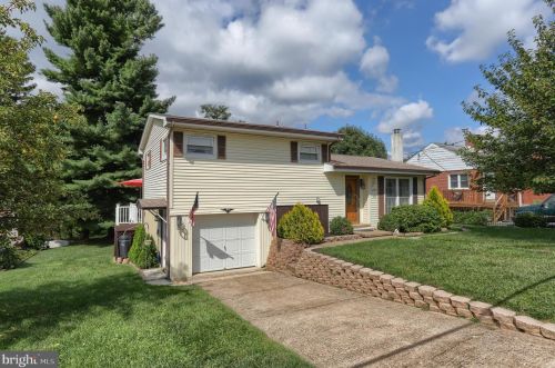 1339 Peiffers Ln, Harrisburg, PA 17113-1016