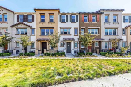 1032 Martin Luther King Dr, Hayward, CA 94541-4307