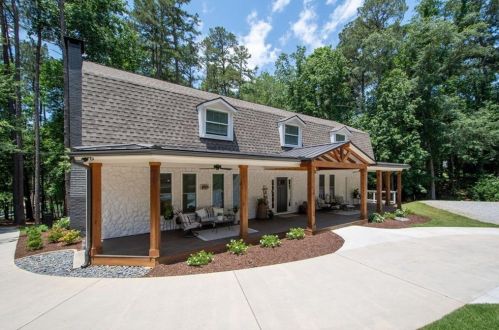 6370 Old Shadburn Ferry Rd, Buford, GA 30518-1134
