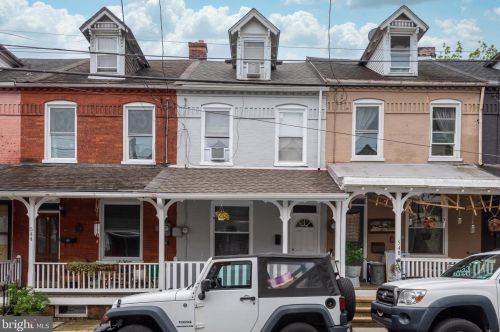 546 Spruce St, Lancaster, PA 17603-3353