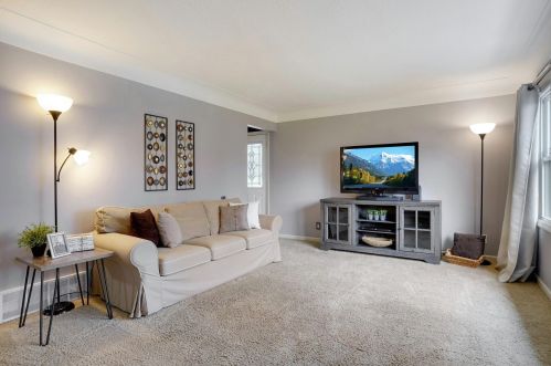 851 7 Ave, Saint Paul MN  55112-2715 exterior