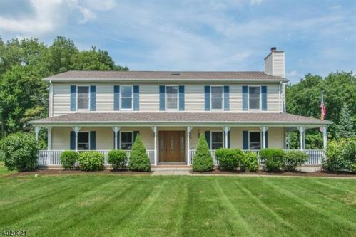 37 Calais Rd, Dover, NJ 07869-3531
