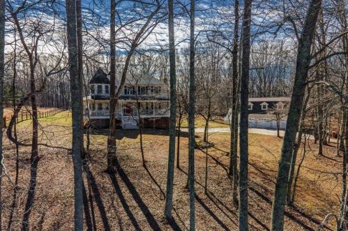 613 Holt Rd, Temple, GA 30179-5124