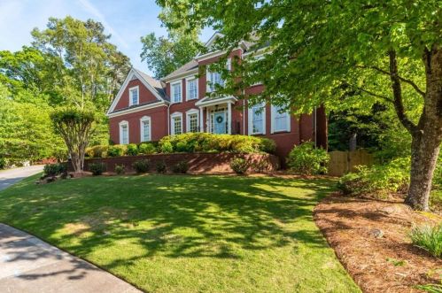 869 Haven Oaks Ct, Atlanta, GA 30342-4348