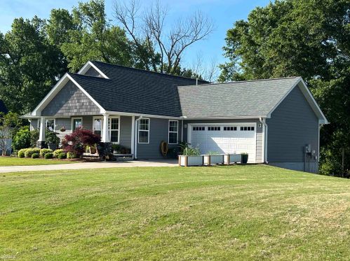 195 Ridgeview Dr, Lavonia, GA 30553-0026