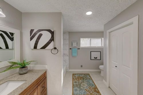 2029 Pond Shore Dr, Angleton TX 77515-7483 exterior