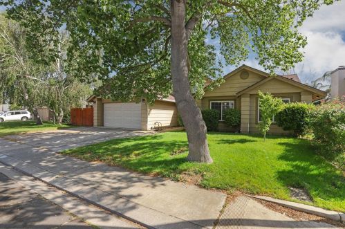 978 Swan Dr, Manteca, CA 95337-6093