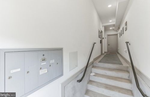 4127 Main St, Philadelphia, PA 19127-2102