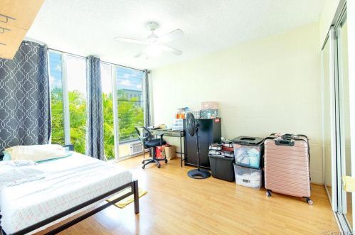 1833 Anapuni St, Honolulu HI  96822-3279 exterior