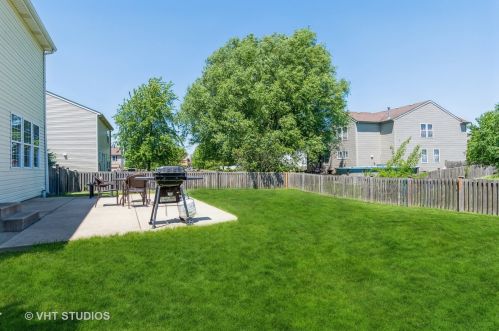 1710 Heatherstone Ave, Boulder Hill, IL 60538-3314