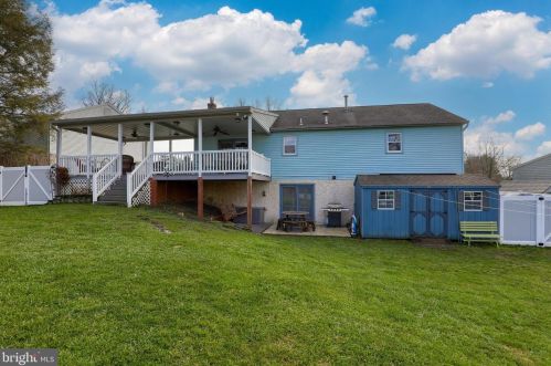 15 Rosewood Dr, Lancaster PA  17603-9329 exterior