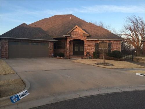 10805 116th St, Yukon, OK 73099-8286