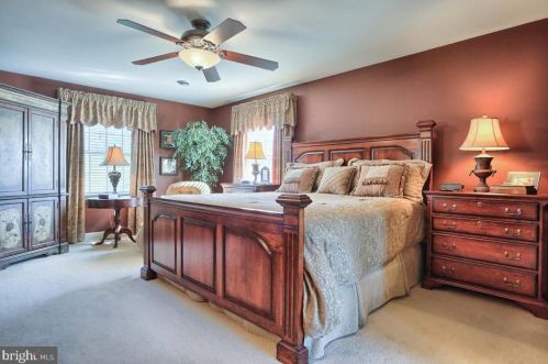 54 Strayer Dr, Carlisle PA 17013-4404 exterior